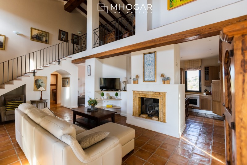 Rústica Elegancia - Casa de Campo a la venta en Benissa!